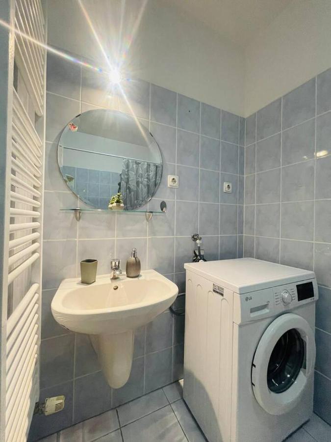 Central Studio Close To Andrassy Avenue For 4 Persons Budapest Exteriör bild