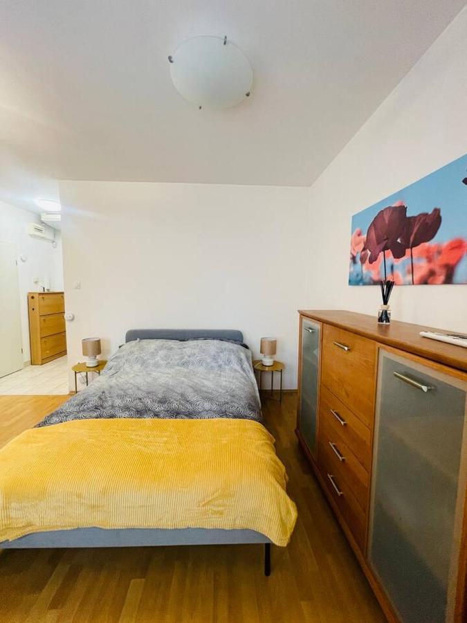 Central Studio Close To Andrassy Avenue For 4 Persons Budapest Exteriör bild